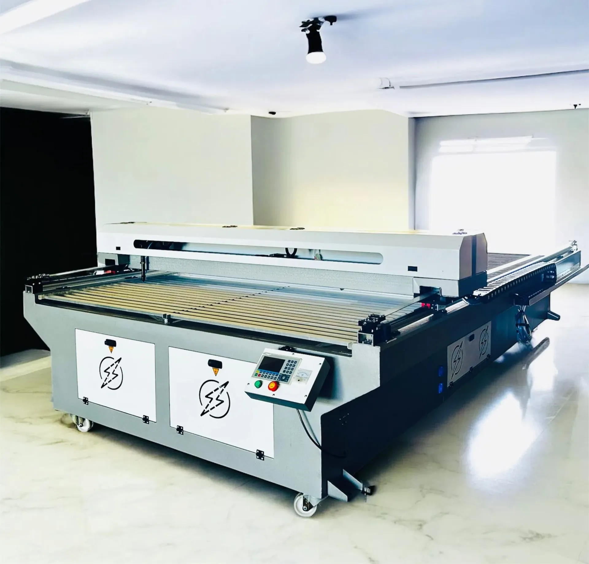 1700×2200 Flatbed Lazer Kesim Makinesi